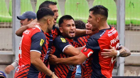 Limache le pasó por arriba a Colo Colo en su debut en el torneo.