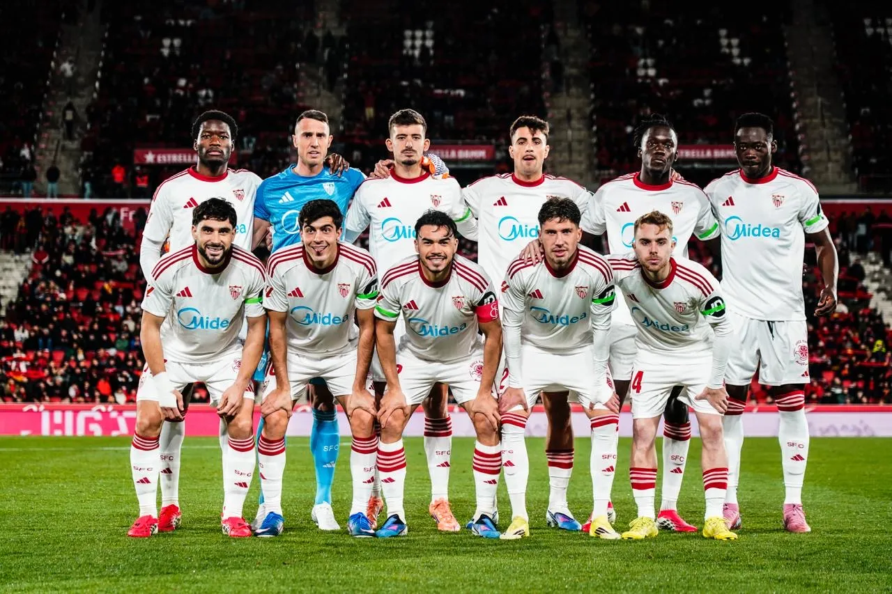 Gabriel Suazo fue titular en nueva derrota del Sevilla (Sevilla FC)