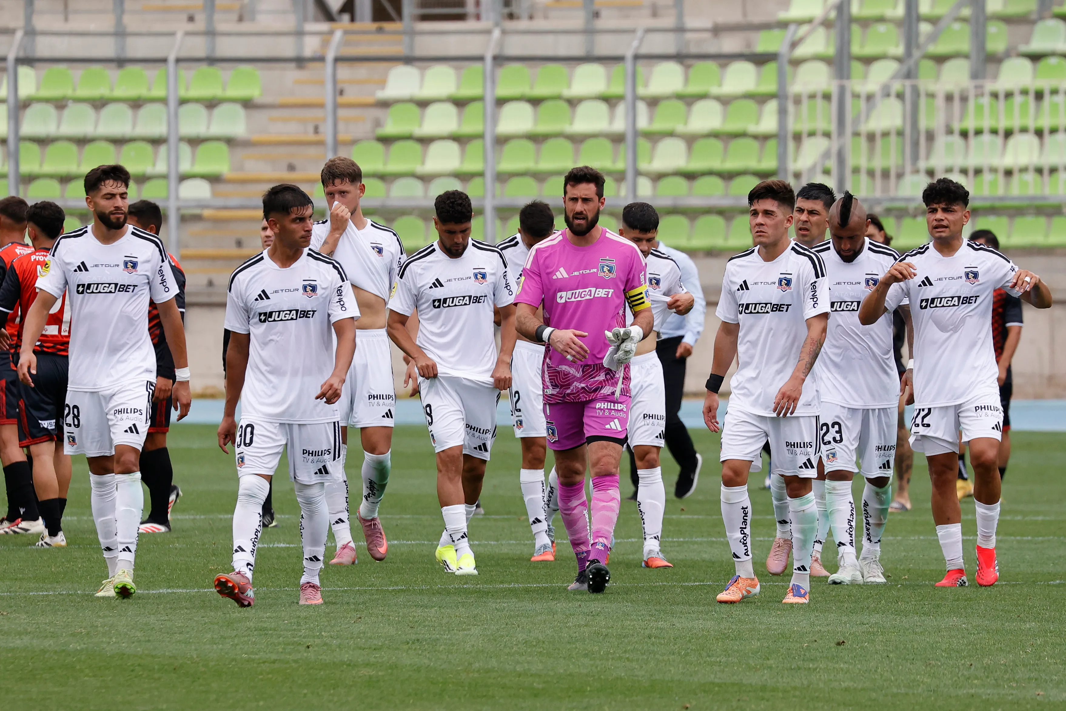 Colo Colo volvió a ser último en el fútbol chileno después de cinco años. | Foto: Photosport.