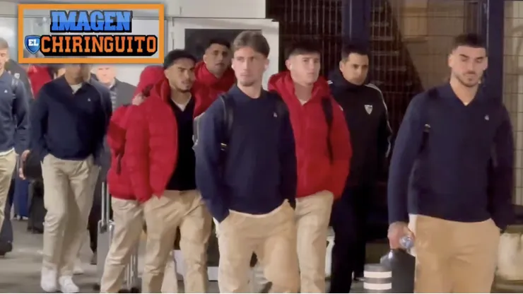 Hinchas del Sevilla reciben al plantel con insultos
