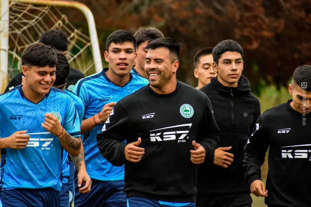 Gonzalo Espinoza entrenó con Constitución Unido. (Foto: @photography_lia.js)