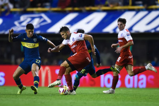 Francis Mac Allister llega a Chile. (Photo by Marcelo Endelli/Getty Images)