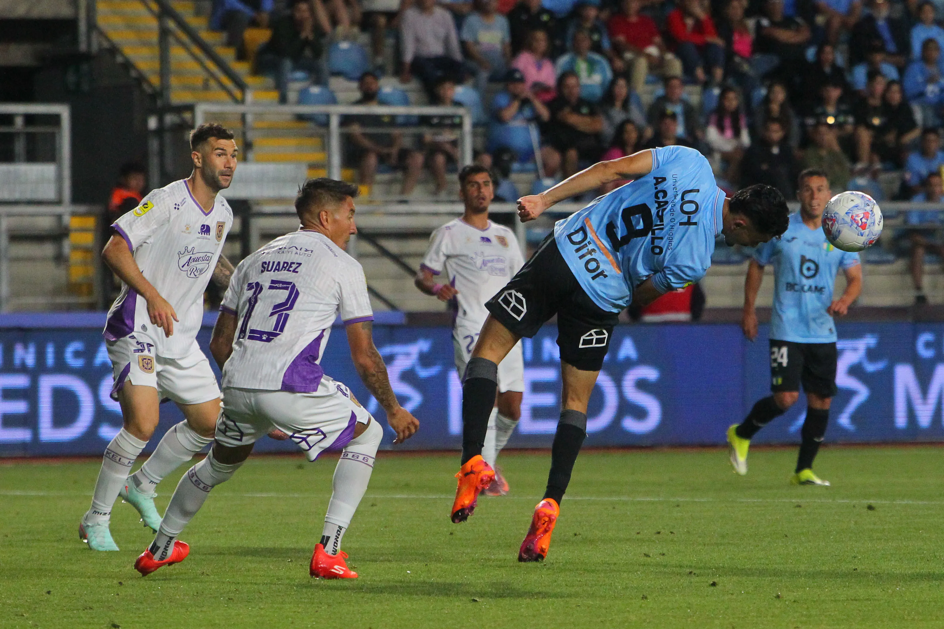 Suárez y Grillo, los dos defensores centrales que alineó Almendra en el Conce. (Jorge Loyola/Photosport).