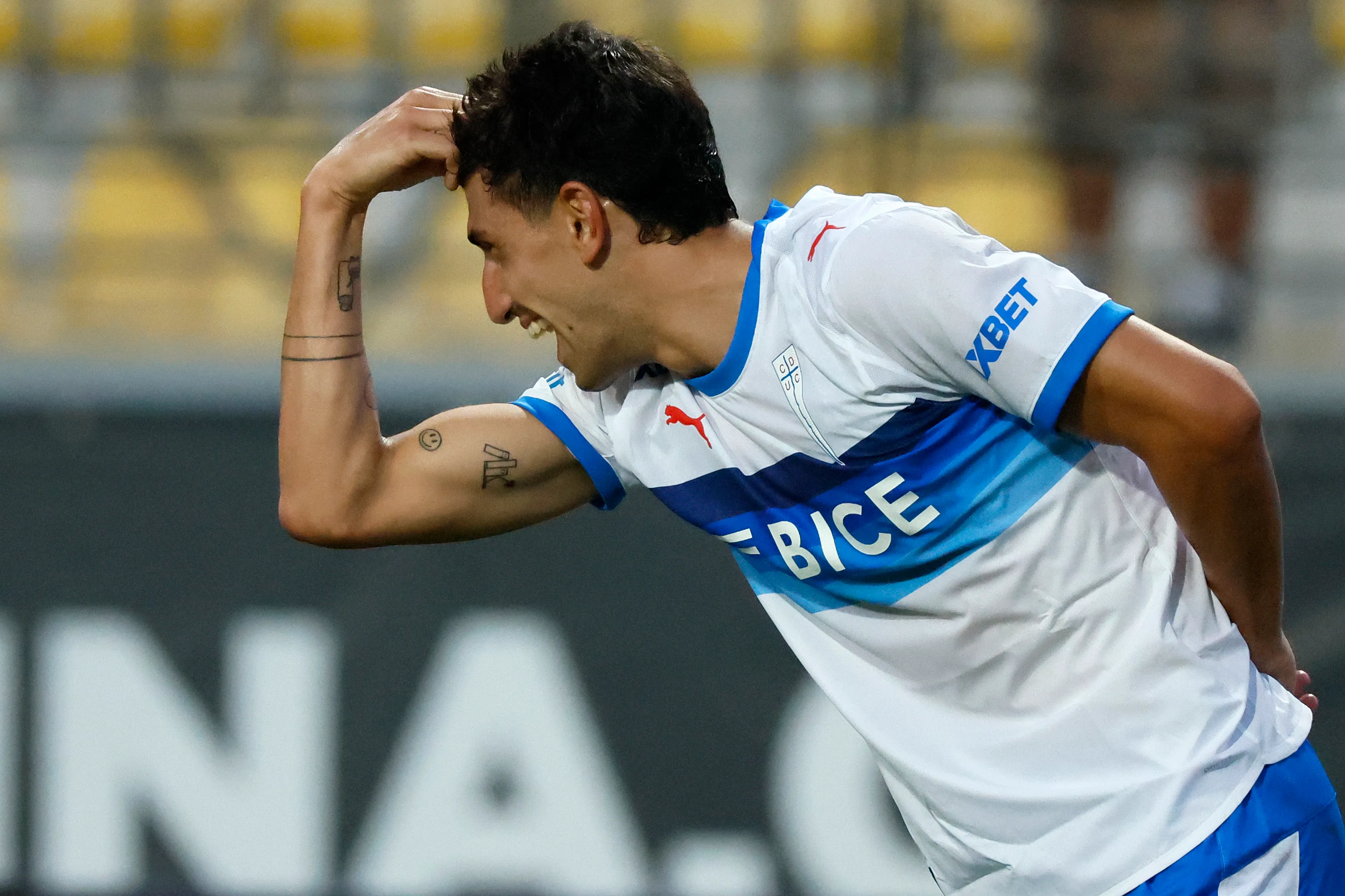 Así celebró Justo Giani ante Huachipato en la Supercopa. También le anotó a Deportes La Serena en la primera fecha liguera. (Andrés Piña/Photosport).