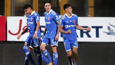 Ex azul es presentado en su nuevo equipo.