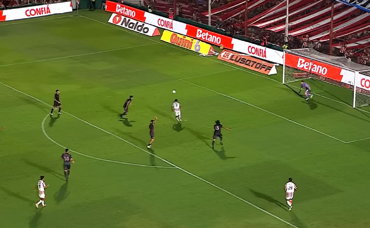 ¡No lo podía creer! Nicolás Guerra se farrea su primer gol en el fútbol argentino de forma increíble