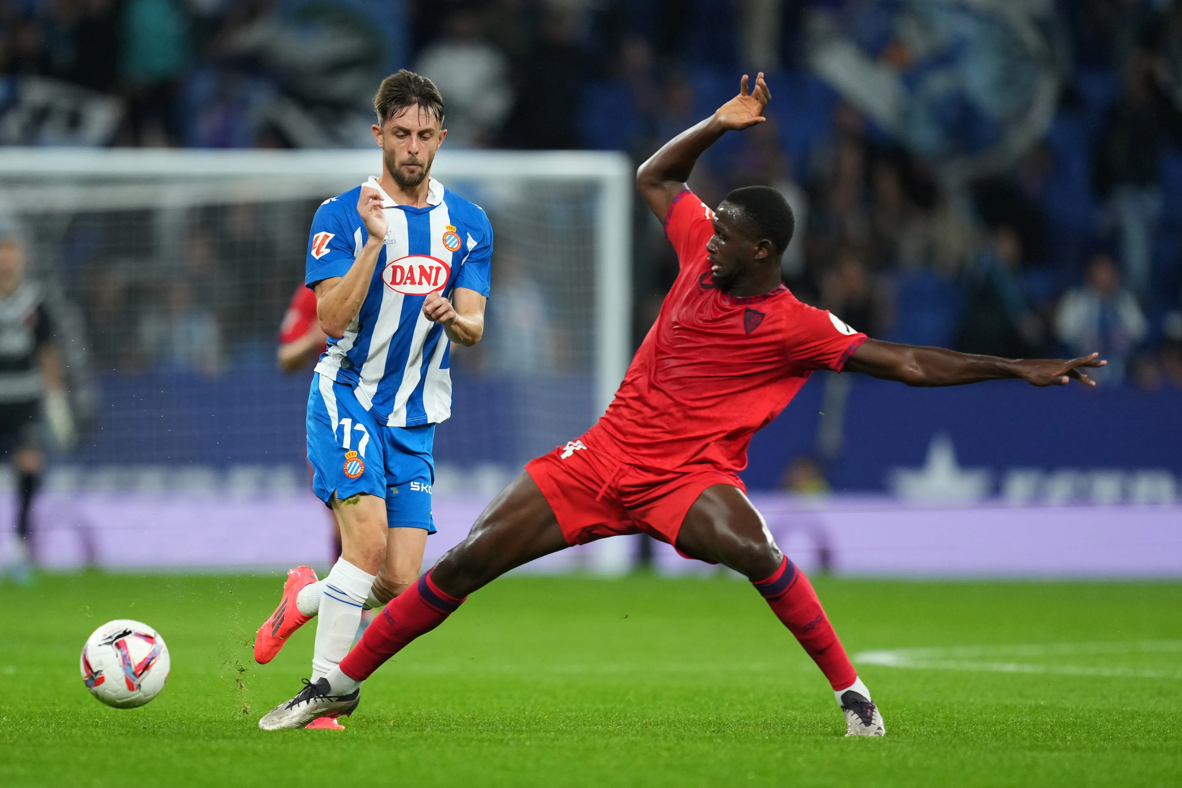 Tanguy Nianzou llegó al Sevilla desde el Bayern Múnich de Alemania. (Alex Caparros/Getty Images).