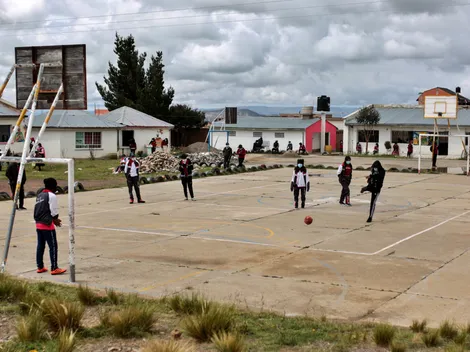 España casi se queda sin canchas en los colegios por insólita propuesta