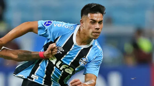 Aravena podría estar viviendo sus últimos días como jugador de Gremio.
