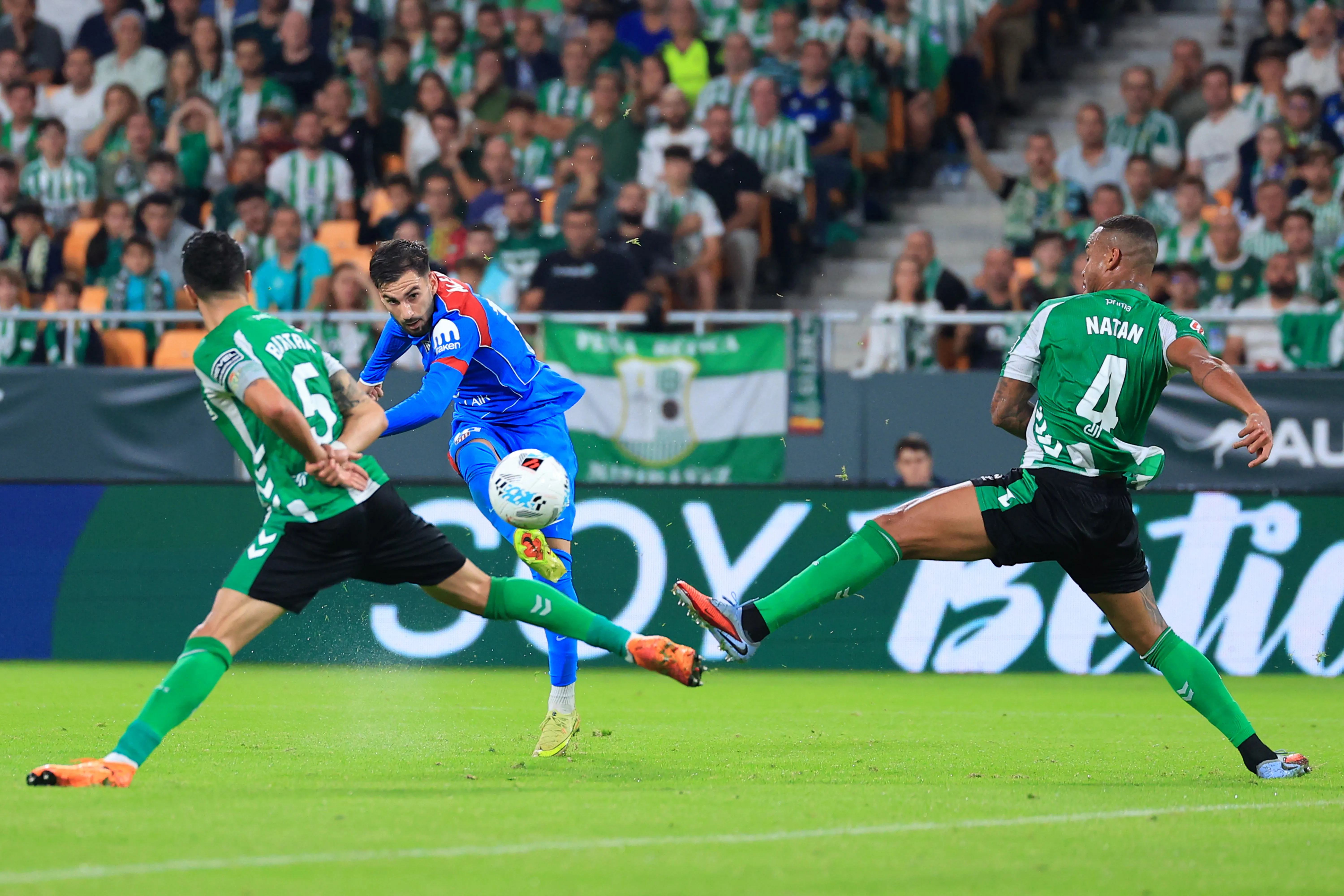 Atlético de Madrid se dio un festín con Betis. Imagen: Getty