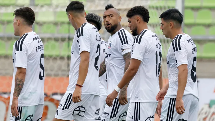 Arturo Vidal lamentando la derrota ante Deportes Limache en la primera fecha del Campeonato Nacional.