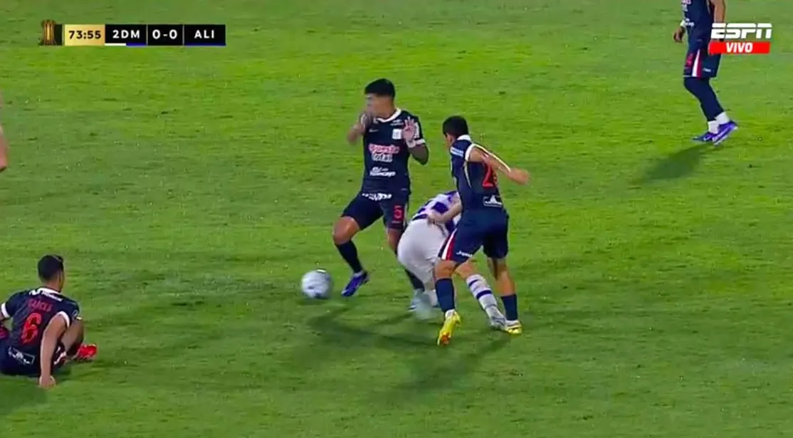 Así se produjo la lesión de Esteban Pavez | ESPN