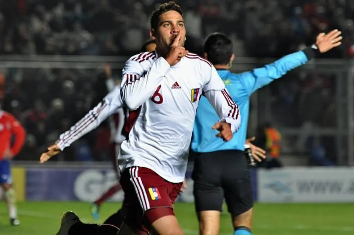 Gabriel Cichero celebrando su gol ante Chile.