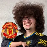 A un partido: popular hincha del United sueña con poder cortar su pelo