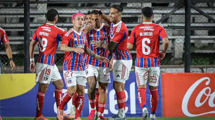 Colo Colo apuesta por el doble 9 contra Everton