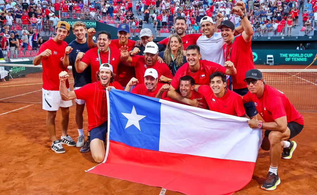 Chile avanza a octavos de final en Copa Davis
