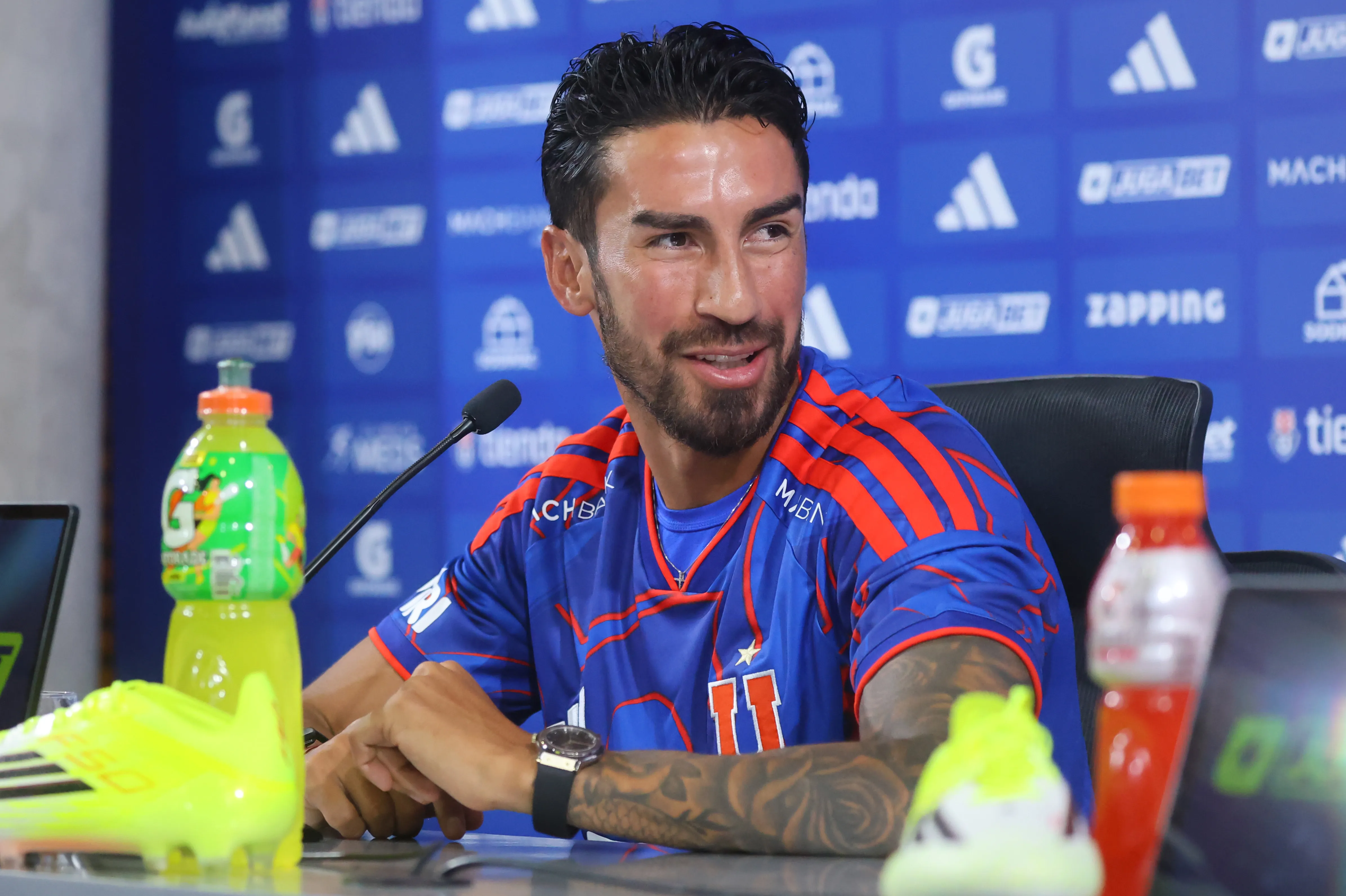 Juan Martín Lucero presentado como estrella en la U | Photosport