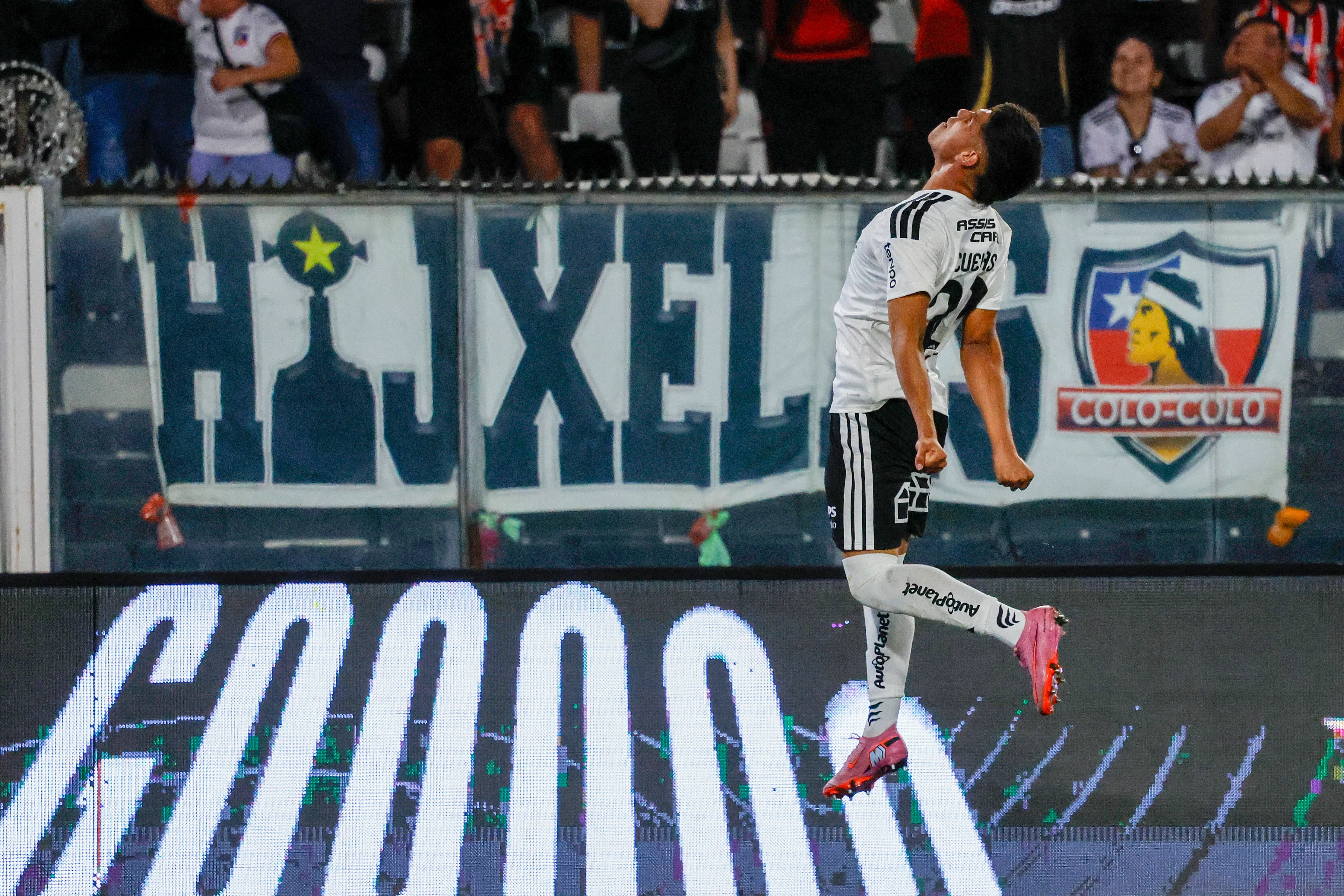 Celebró con todo Cuevas en su primer gol