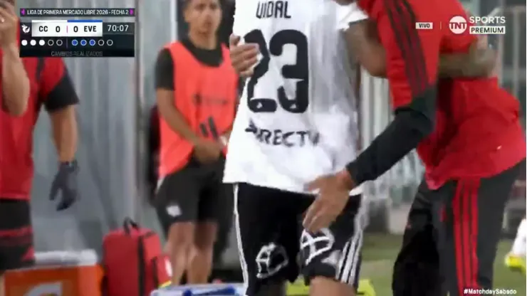 Palmaditas picaronas de Ortiz a Colo Colo.