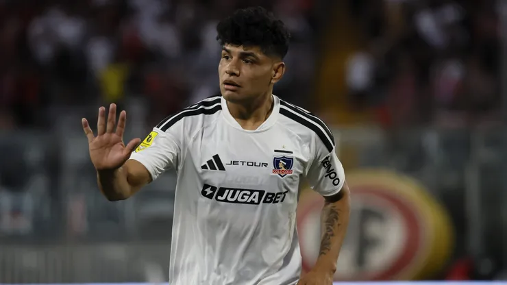 Claudio Aquino jugó mal en Colo Colo.