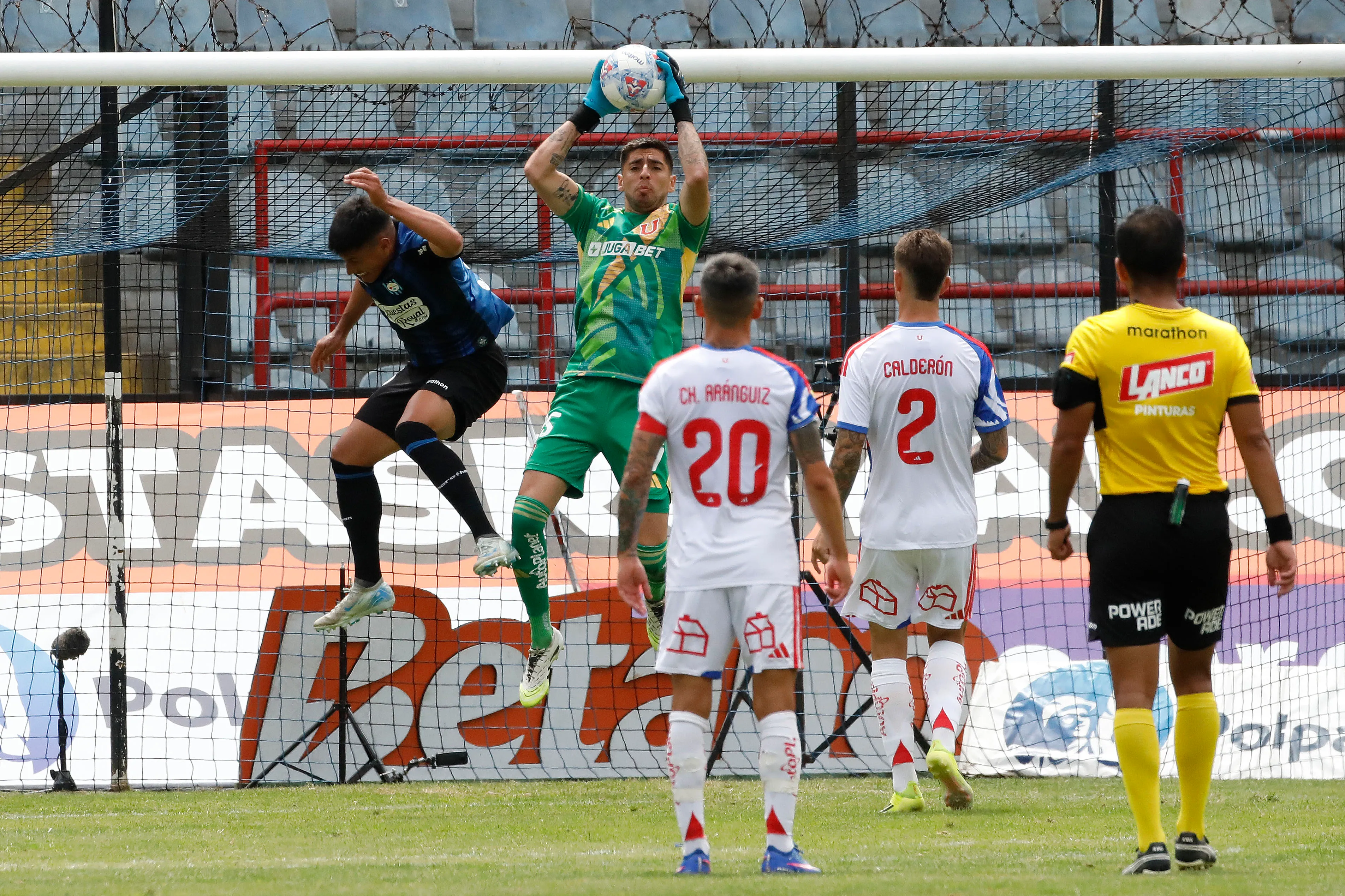 Gabriel Castellón tuvo una buena actuación en Talcahuano. (Marco Vazquez/Photosport).