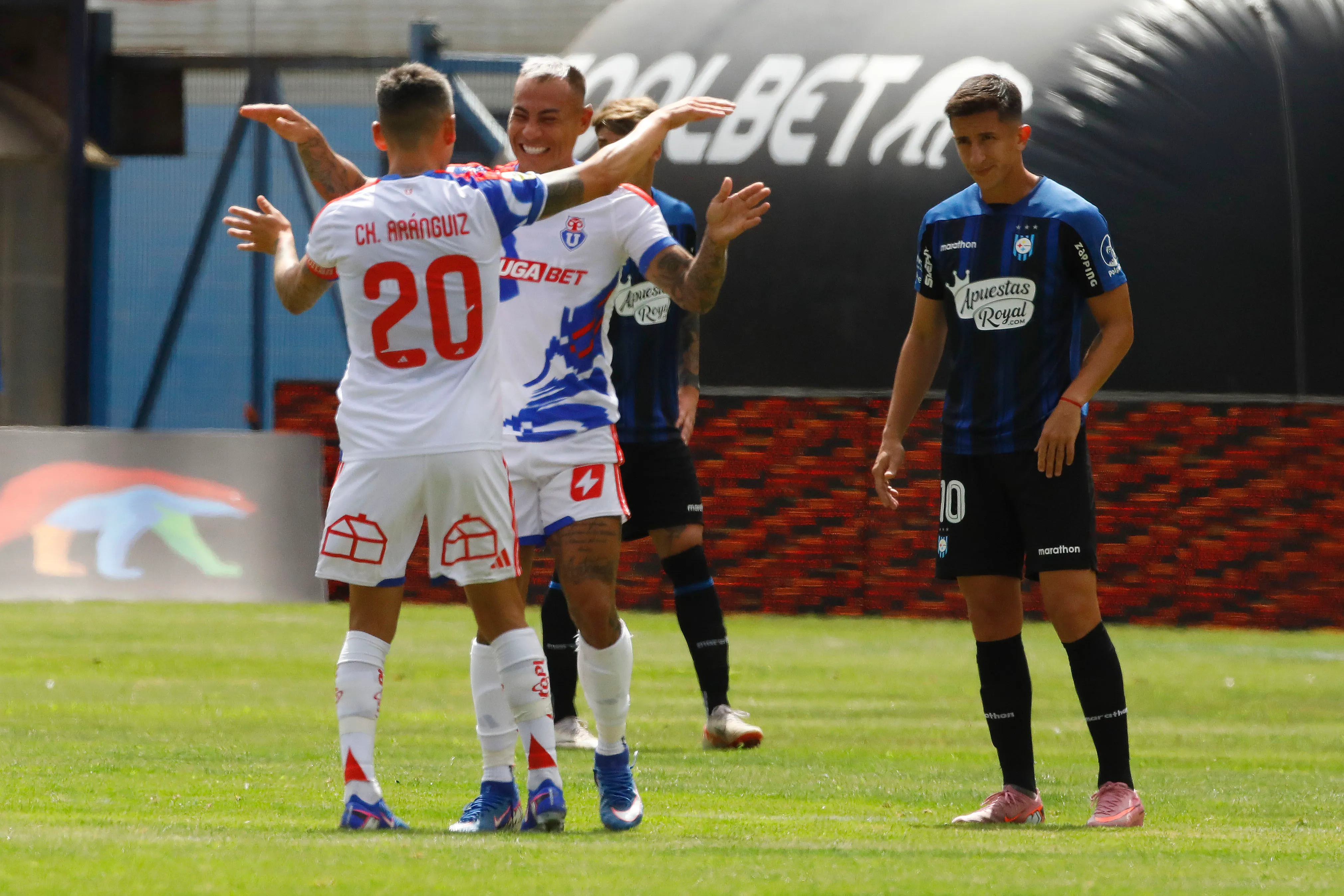 Eduardo Vargas anota en su vuelta como jugador de Universidad de Chile