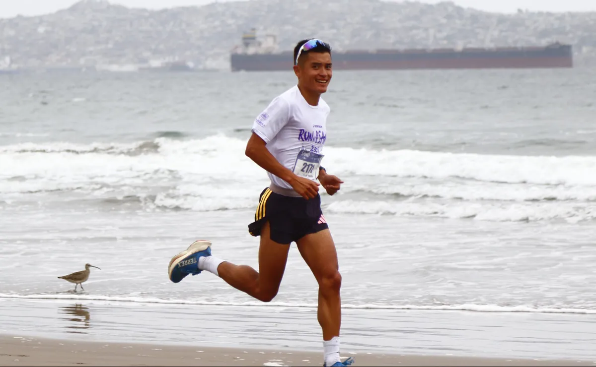 Hugo Catrileo gana Run and Sand 21K en La Serena