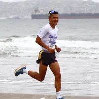 Triunfo olímpico: Hugo Catrileo gana los 21K del Run and Sand