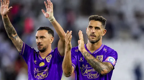 Joaquín Larrivey fue titular en el León de Collao, que en el complemento tuvo a Carlos Escobar. 
