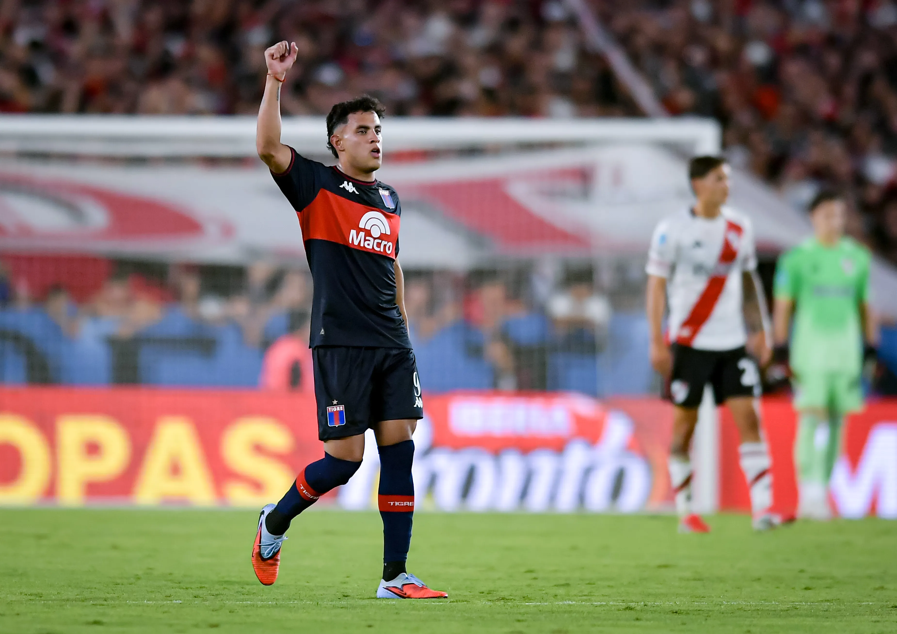 David Romero tuvo una noche soñada ante River. (Marcelo Endelli/Getty Images).