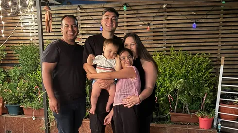 Antonio Ceza junto a su familia
