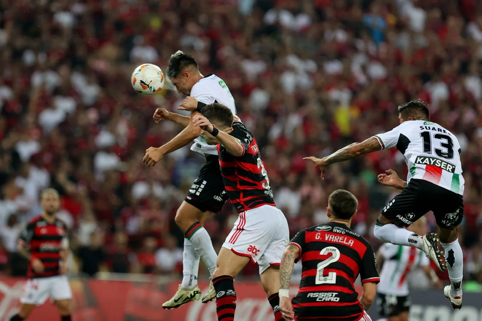 Antonio Ceza marcando presencia internacional jugando contra Flamengo