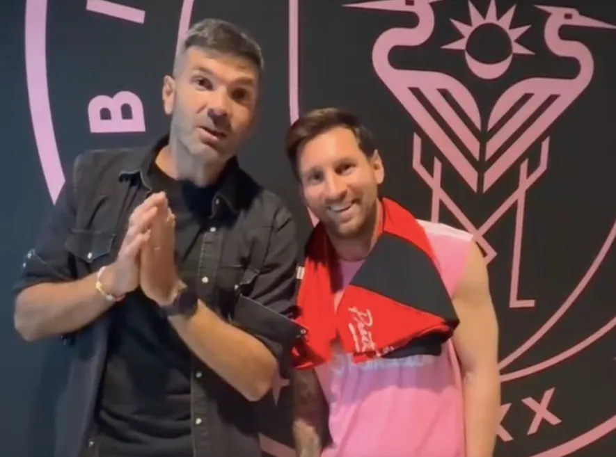 Gigliotti también fue viral por un curioso video con Lionel Messi donde le pidió un saludo a sus hijos