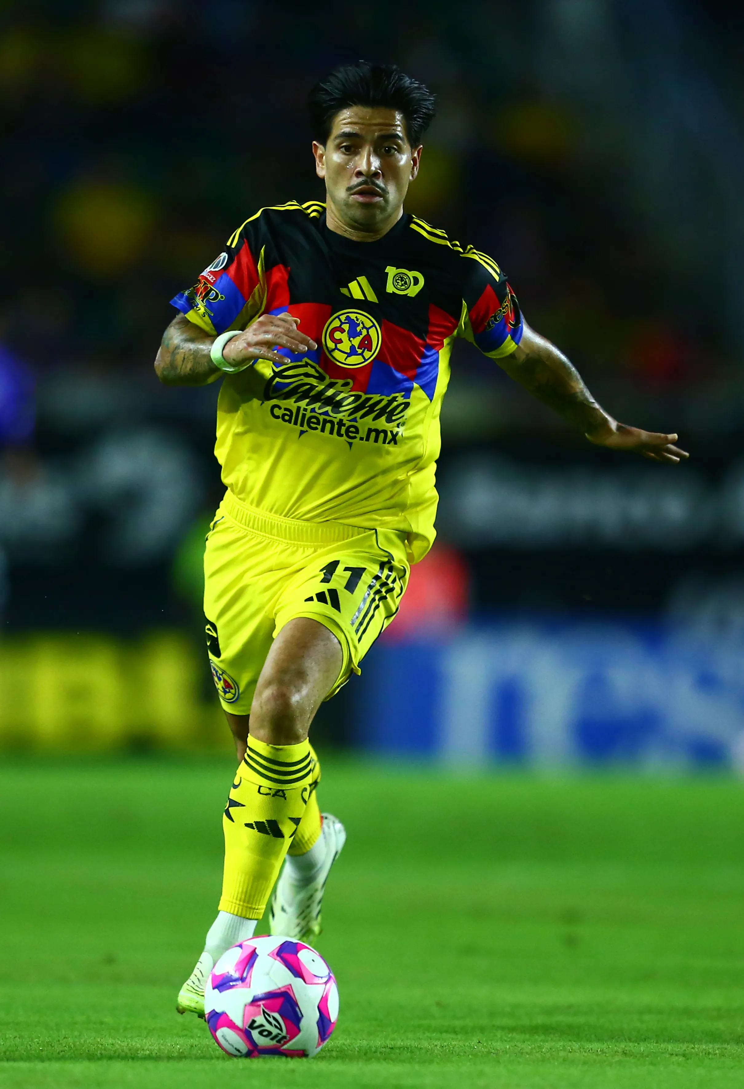 Víctor Dávila finalmente se queda en América y se cae su opción en Colo Colo (Photo by Sergio Mejia/Getty Images)