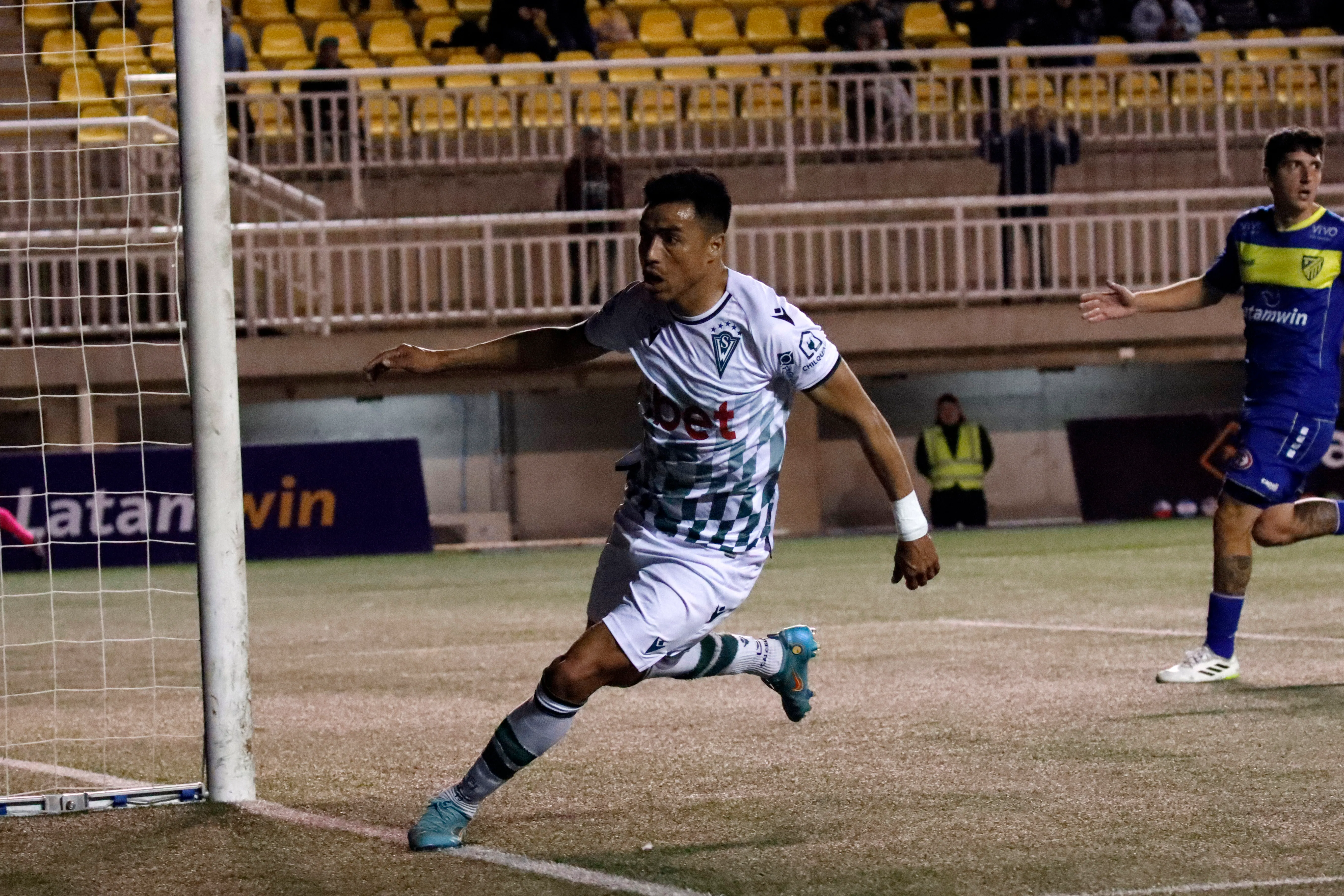 Milton Alegre define su club/Photosport