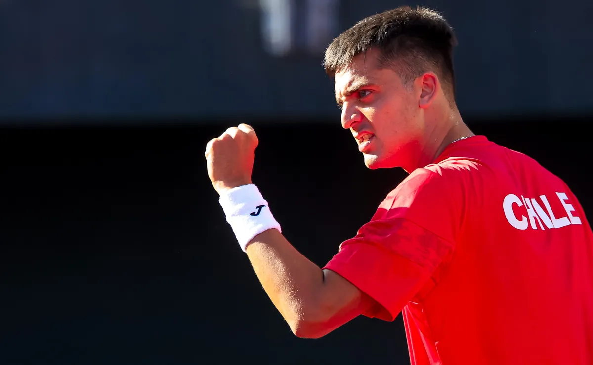 Tomás Barrios avanza a segunda ronda del ATP de Buenos Aires tras ganar en Copa Davis