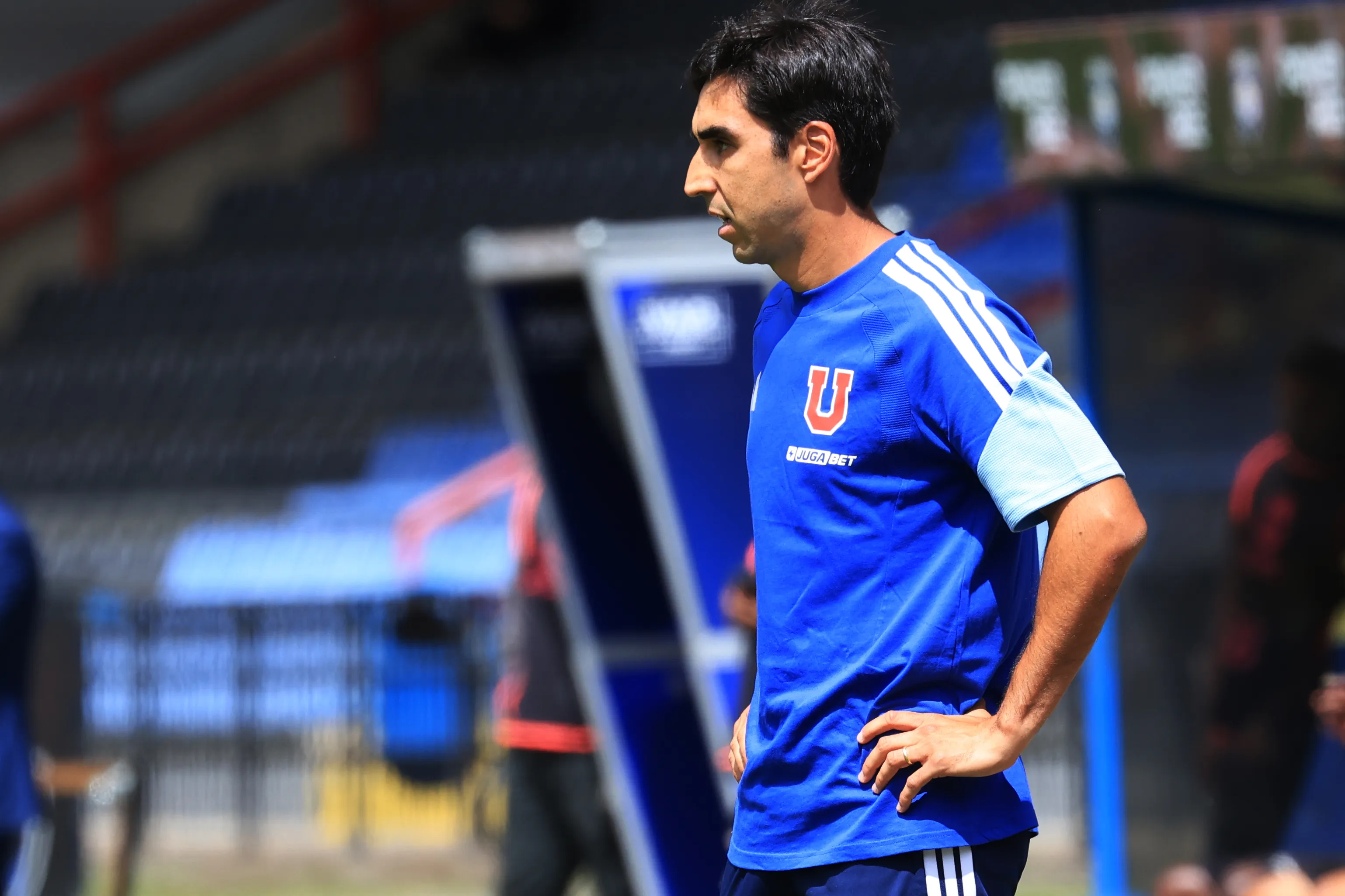 Francisco Meneghini se llena de críticas en la U. Foto: Eduardo Fortes/Photosport