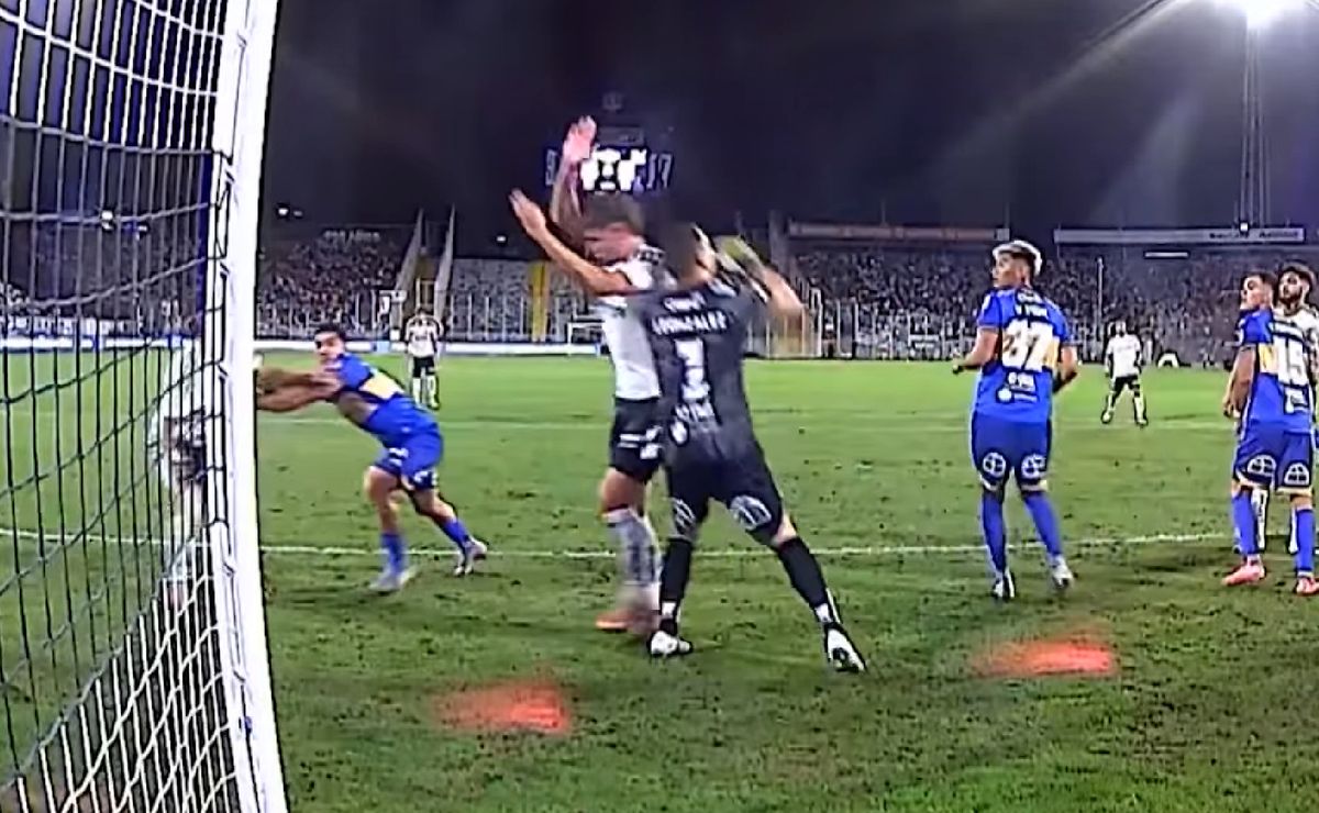 “Fue contacto…”: ANFP libera audios del VAR de la gran polémica en triunfo de Colo Colo ante Everton