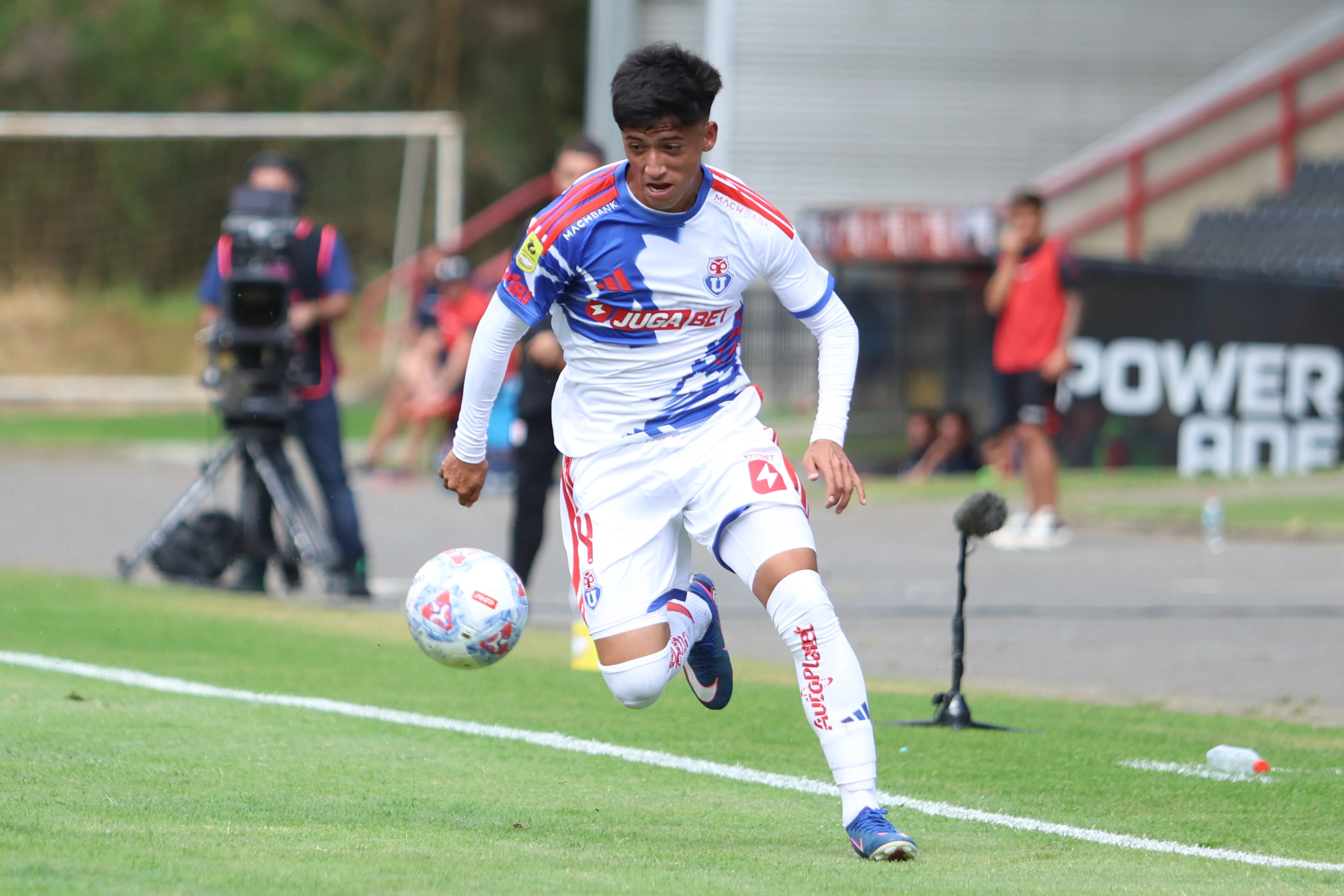 Diego Vargas fue clave en el gol de la U. Foto: Guillermo Rivas / Emisora Bullanguera.