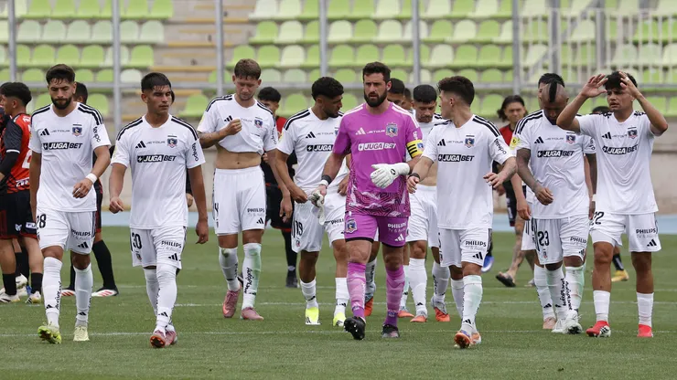 Colo Colo tuvo una reunión de directorio donde se esperaban refuerzos.
