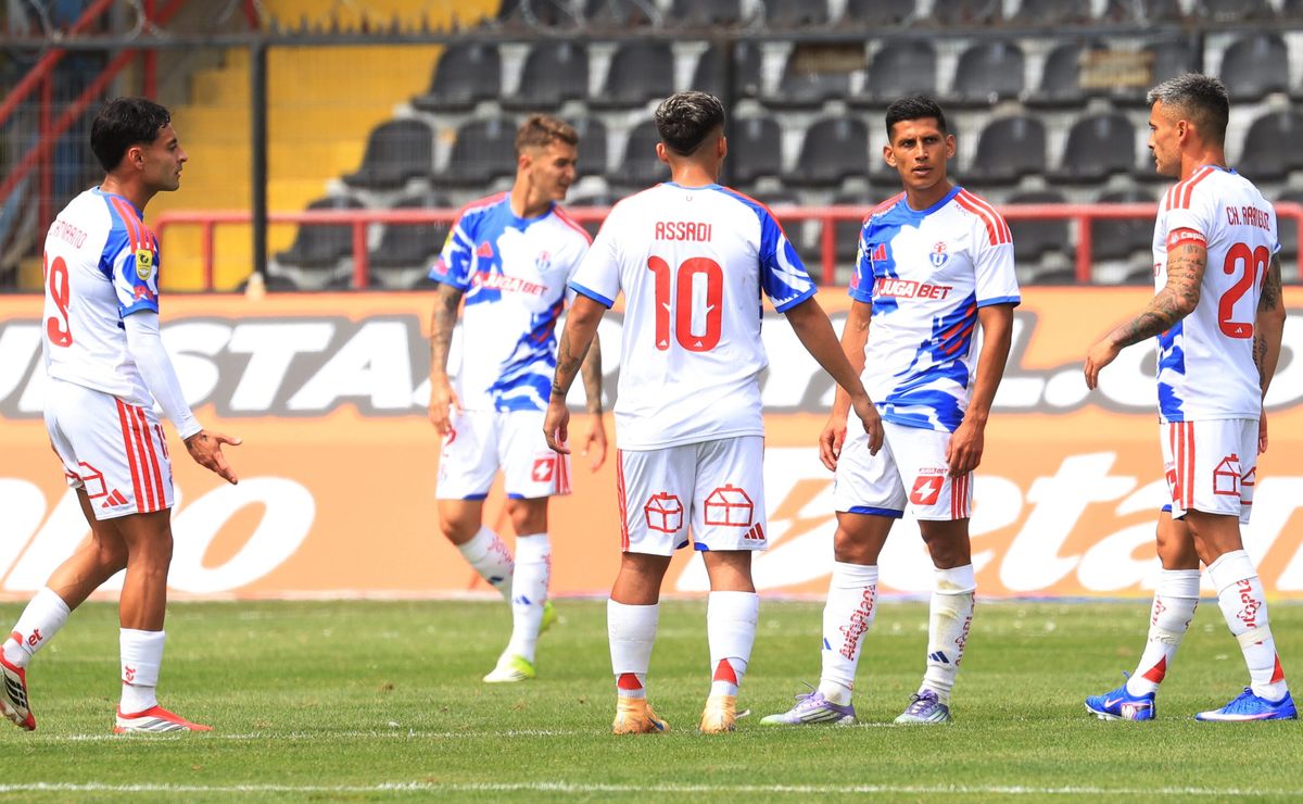 “El que más siente la baja”: Coke Hevia revela al mayor perjudicado en la U de Meneghini