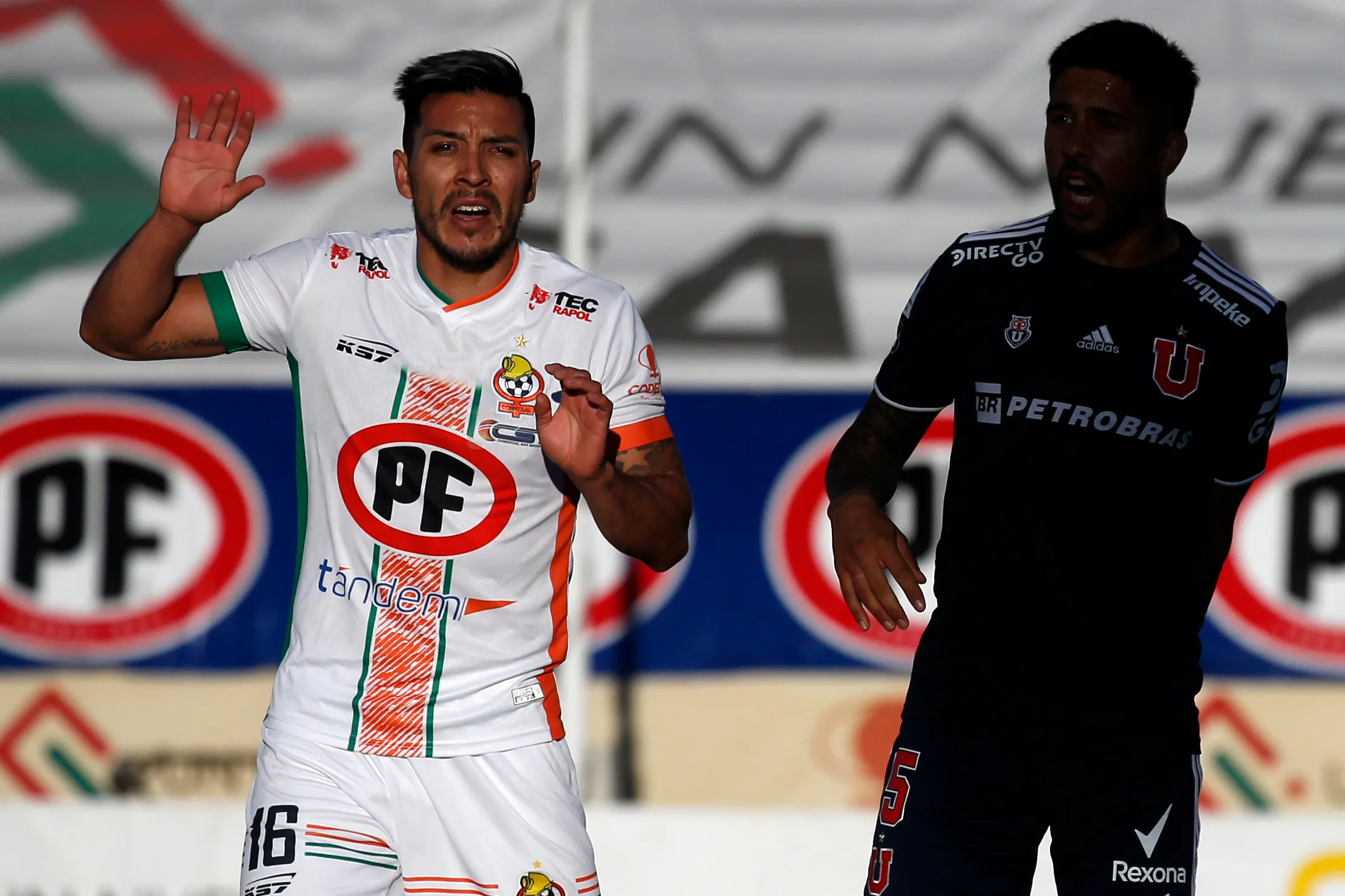 Eduardo Farías busca nuevo club/Photosport