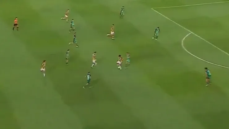 Vicente Pizarro hace delirar a Rosario Central con su nivel.