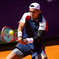 Tabilo derrumba al campeón y avanza en Argentina