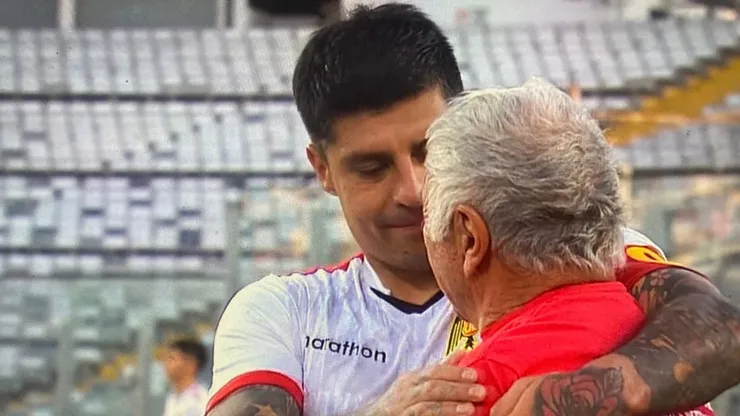 El gesto de Pato Rubio con Caszely al ir a abrazarlo en el Monumental