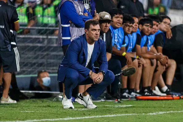 En Perú los hinchas de Alianza Lima ya están pidiendo la cabeza de Pablo Guede. | Foto: Getty Images.