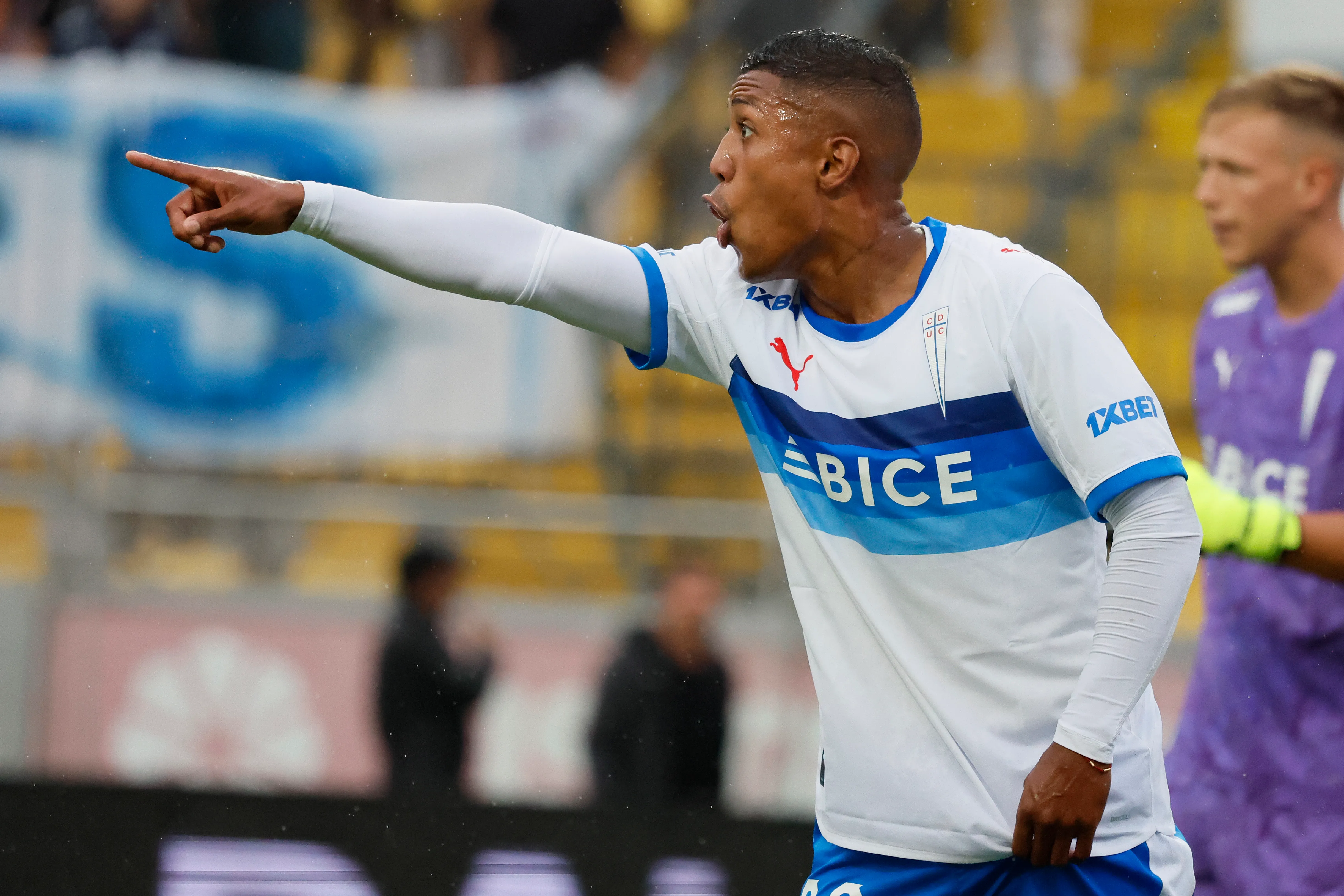 Héctor Robles conoció a Jhojan Valencia de muy pequeño. Es hijo de su socio colombiano Manuel Valencia. (Andres Pina/Photosport).