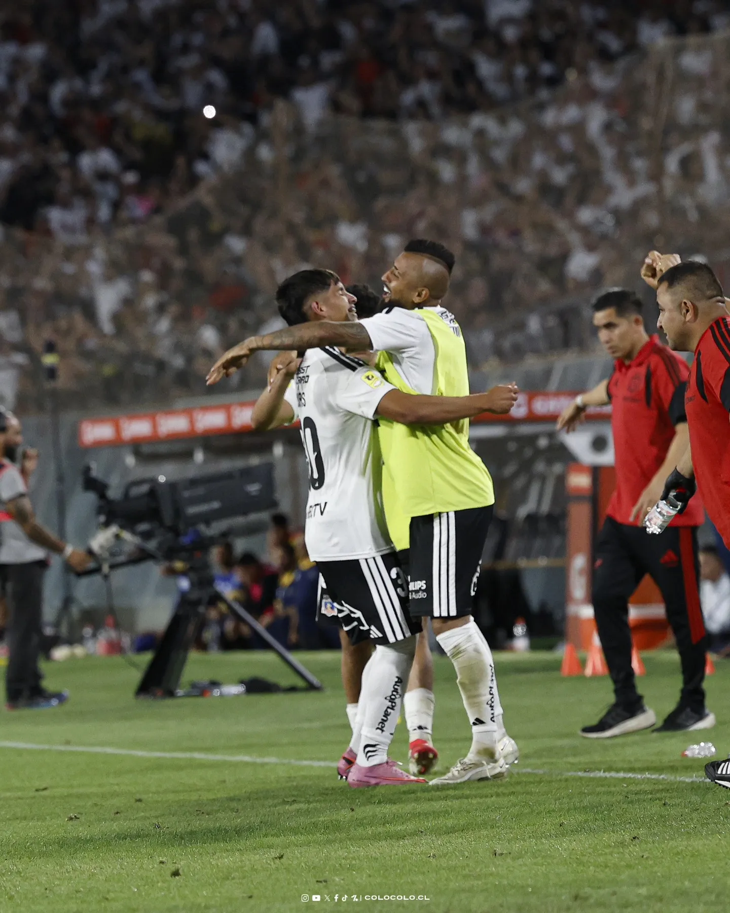 El plantel de Colo Colo respaldó que Arturo Vidal los ayude como un segundo DT. Foto: Colo Colo.