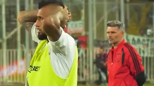 Colo Colo rompió el silencio luego de que Arturo Vidal se las diera de DT.
