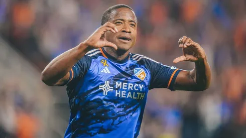 Sergio Santos jugando en la MLS.